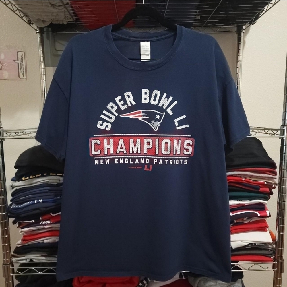 New England Patroits Men's Size XL Navy Blue Superbowl graphic print t-shirt